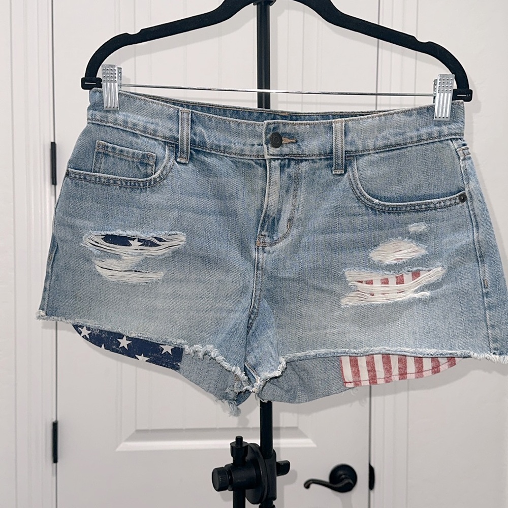 OLD NAVY BOYFRIEND LIGHT VINTAGE WASH RAW HEM AMERICAN FLAG CUT OFF SHORTS SZ 6